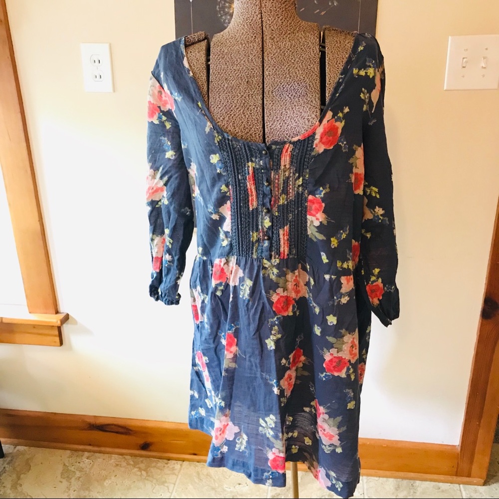 Floral Scoop-Neck Women’s Top in Navy with Pink Roses